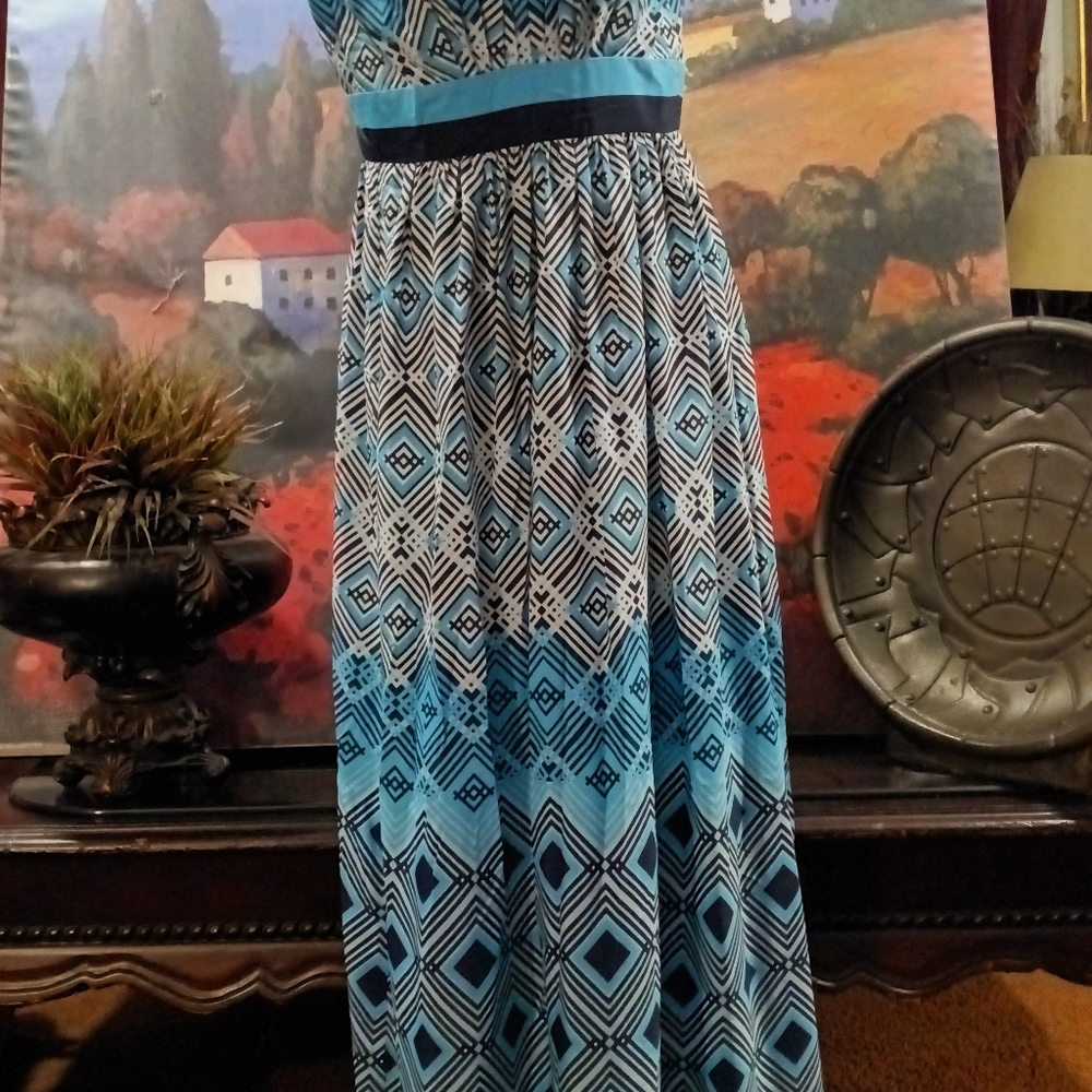 White House Black Market Midi - Picture 3 of 7